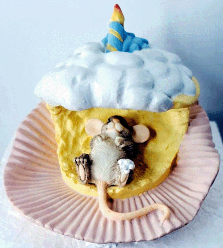 Fitz and Floyd Charming Tails BIRTHDAY SITABOUT Mouse In Shell Cupcake